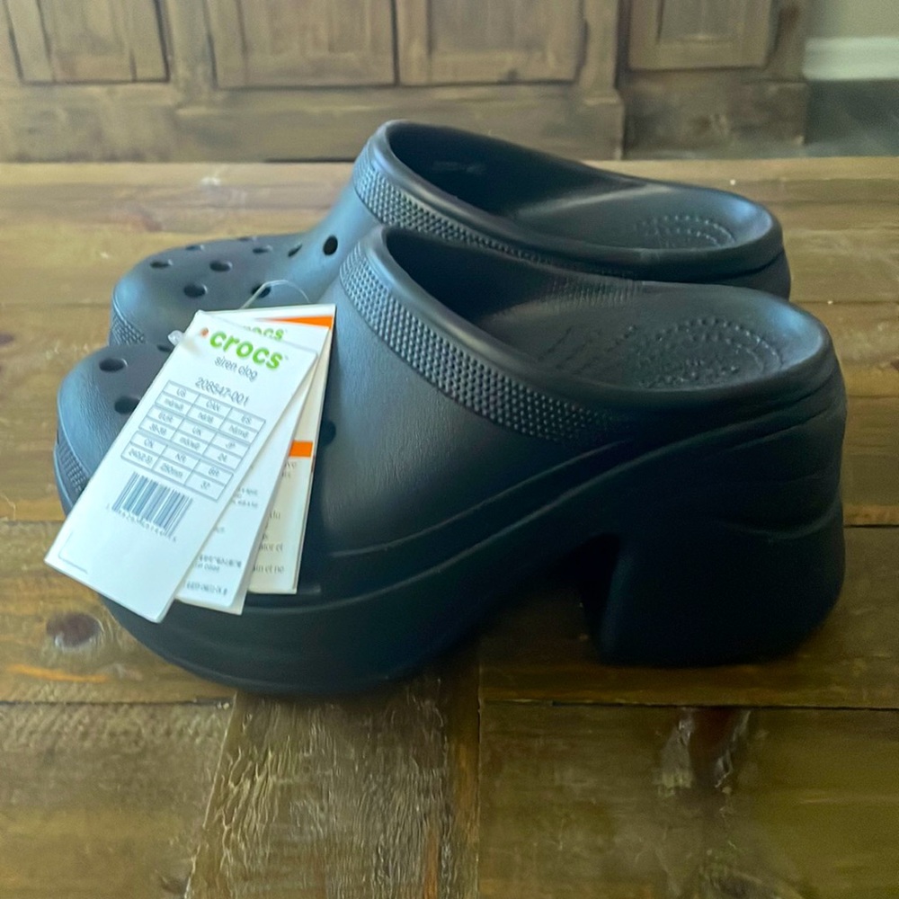 NEW Crocs clogs